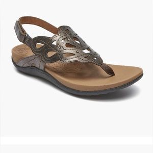 Rockport Ridge Slingback Sandals Bronze 6 medium width. New in box